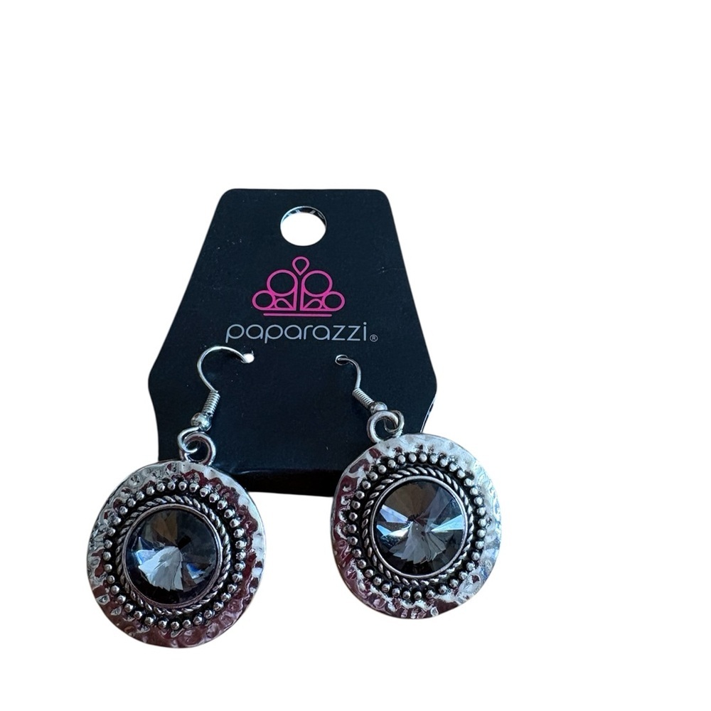 Vintage Paparazzi Silver Earrings from Global Glamour accessories new with tags.